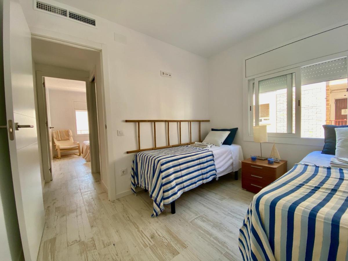 Апартаменты Apartamento En La Playa De Segur De Calafell, Barcelona Экстерьер фото